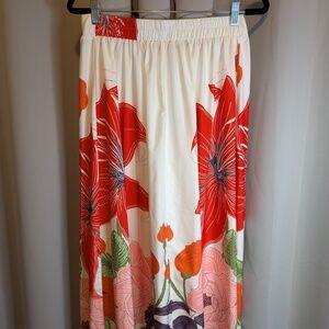 Lightweight Three-Quarter Length Floral Skirt